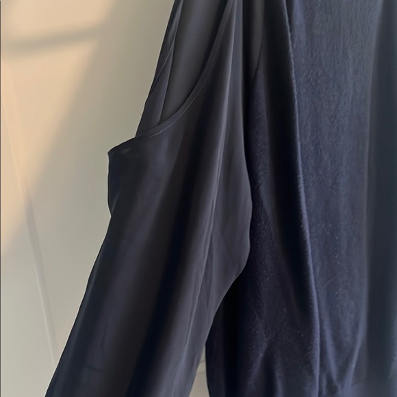 LOFT Women's navy blue cold shoulder Top - Picture 6 of 10